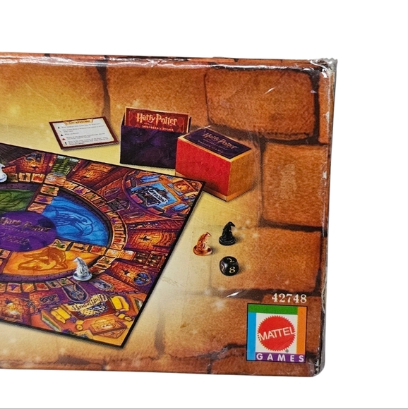 Harry Potter and The Scorcerer's Stone Trivia Game Complete Set ages 8 and up - Picture 6 of 9